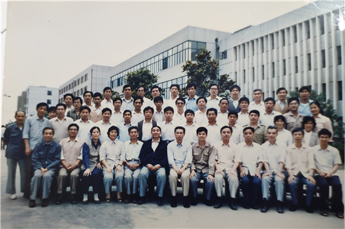 上海农学院第一期农经管理专业证书班师生合影(1988年7月)