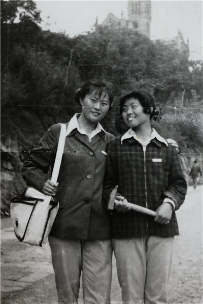 1979年松江佘山野外考察（黄丹枫、张引芳）