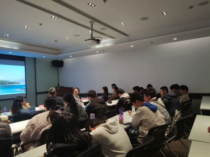 会议室里的人们AI 生成的内容可能不正确。